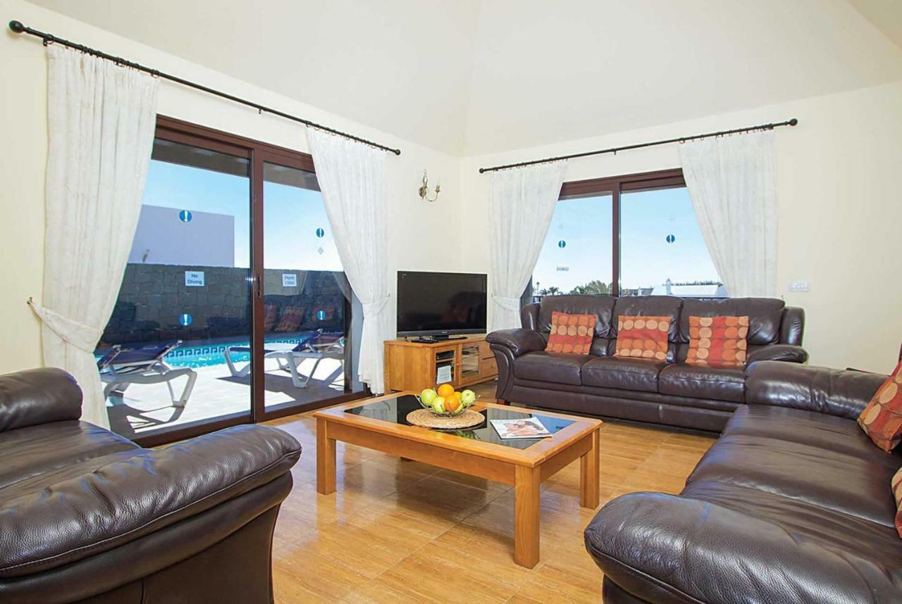 Sapphire Playa Blanca (Lanzarote) Bagian luar foto